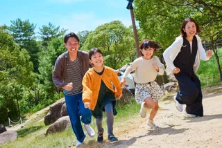 ニジゲンノモリ「NARUTO＆BORUTO 忍里」 忍の里を駆け巡り最恐の証を手に入れろ！ 小学生向け特別任務『”暁”大作戦！』 9月6日（土）より任務開始
