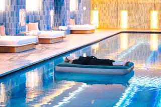 【W大阪】浮遊型サウンドヒーリング「フローティング・サウンド・バス」を開催