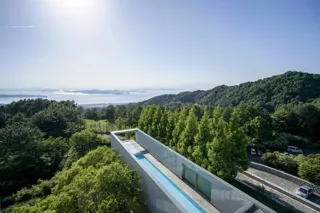 【瀬戸内リトリート青凪】夏季限定インフィニティプールの遊泳を解禁　アートに着想を得た一杯と過ごす夏のひととき