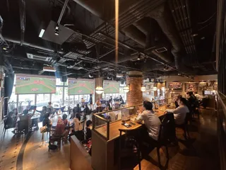 【BOSS E・ZO FUKUOKA】MLBワードシリーズ中継をMLB cafe FUKUOKAで放映決定！