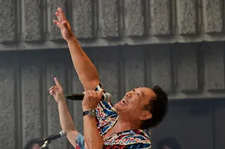 杉山清貴&オメガトライブ、今年3月に逝去したドラマー・廣石恵一さんを追悼する真夏のライブを日比谷野音で開催! 9月から追悼全国ツアーも決定した