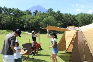 山梨県・富士山の麓のキャンプ場「すばるランド CAMP FIELD」が2025年4月21日(月)より営業開始！4/20(日)早朝は熱気球搭乗体験イベントも開催！GWは「富士すばるランド」へ