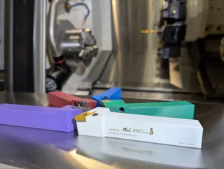 カラフルでオシャレな切削工具のメーカー「株式会社あおやま」が東京ビッグサイトに初出展