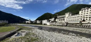 ＜温泉地での海洋ごみ削減・啓発＞ 1.ウォークラリーイベント「ケロっと変えよう、未来の海！」　2.温泉街をめぐるごみ拾いイベント を開催