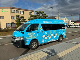 体験学習イベント 鳥海山が産み出す海産物！「あきたアワビ調査隊」オリジナルラッピングバスが秋田県にかほ市で運行開始！