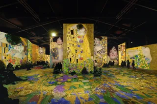 【世界初開催！】黄金の世界を旅する没入型展覧会「クリムト・アライブ」
