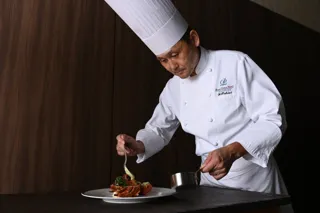 【グランドプリンスホテル広島】総料理長 落合吉紀が贈るディナーを生演奏と楽しむ「総料理長フェア」を開催