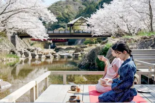 【あけぼのカフェ】長門湯本温泉の四季と文化に触れる温泉旅の新提案「どらやき茶かご ~ 季 (とき) の野点 ~」