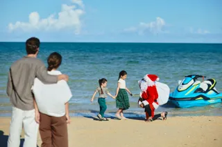【リゾナーレ小浜島】水上オートバイに乗ってサンタクロースが登場！ビーチで楽しむクリスマスイベント「アイランドクリスマス」開催