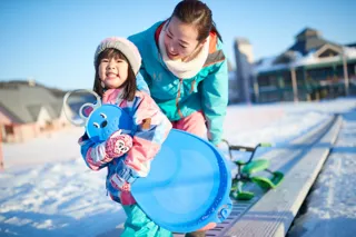 【ネコマ マウンテン】良質パウダーを誇る北エリアでのファミリースキーを快適に！スノーエスカレーターの新設で雪遊びもスキーデビューも楽しめる！