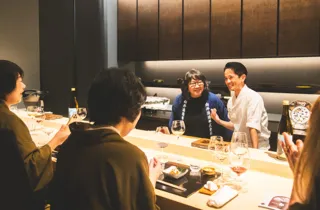 【星のや東京】海を越えたマリアージュが叶う「鮨 大手門メーカーズランチ／メーカーズディナー」を開催しました。「夕食付き宿泊プラン」の販売も決定！イベント特別献立とペアリングは11月末までの提供