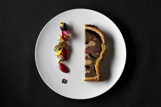 【ブレストンコート　ユカワタン】一週間かけて完成させる冬の美食の極み、王侯貴族の特別料理「王様のジビエ」を提供