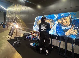 エスコンフィールドHOKKAIDOで壁画を6作品手がけたOVER ALLs、ファイターズ現役選手を描いた個展を開催