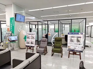 株式会社エムール、りそな銀行立川支店内に「健康のために椅子体験コーナー」を設置 ～健康家具で地域の健康をサポート～