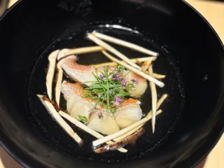 【10月限定】松茸・キンキを使った秋の特別料理を〈鮨あさひ/鮨無垢〉にて提供開始｜旬の高級食材を贅沢に味わう月替わり特別コース