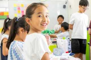 AIを活用した “起業家育成プログラム” を英語で実施 ～子どもたちが生み出すユニークなアイディアから、実際の販売までを体験～