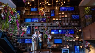 フォトジェニックな夏の非日常体験！「THE LIVELY 福岡博多」にて都会にいながらも異国の風を感じるフラワーアートがロビーに登場。宿泊者以外も楽しめる、食とアートを満喫する夏季限定企画を開催