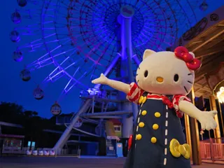 ハーモニーランドで初実施の点灯式をレポート！ハローキティが登場 女性が笑顔で過ごせる世の中を目指す「パープルリボン運動」『大観覧車ワンダーパノラマ パープルライトアップ』