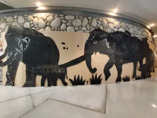日高山脈の動物たちとナウマンゾウパネル展