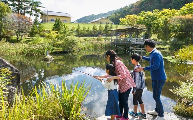 たかむろ水光園 釣り堀体験